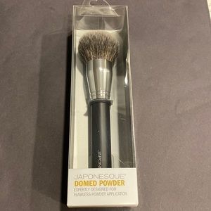 Japonesque Domed Powder Brush